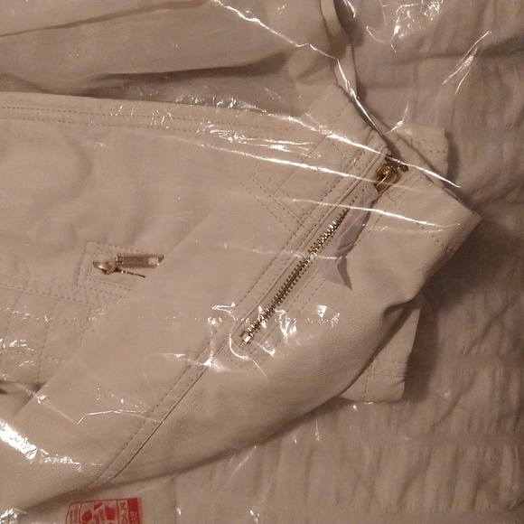 Jacket - Picture 2 of 16